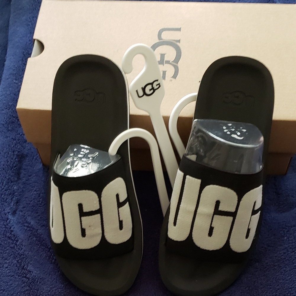UGG Zuma Graphic Pool Slide